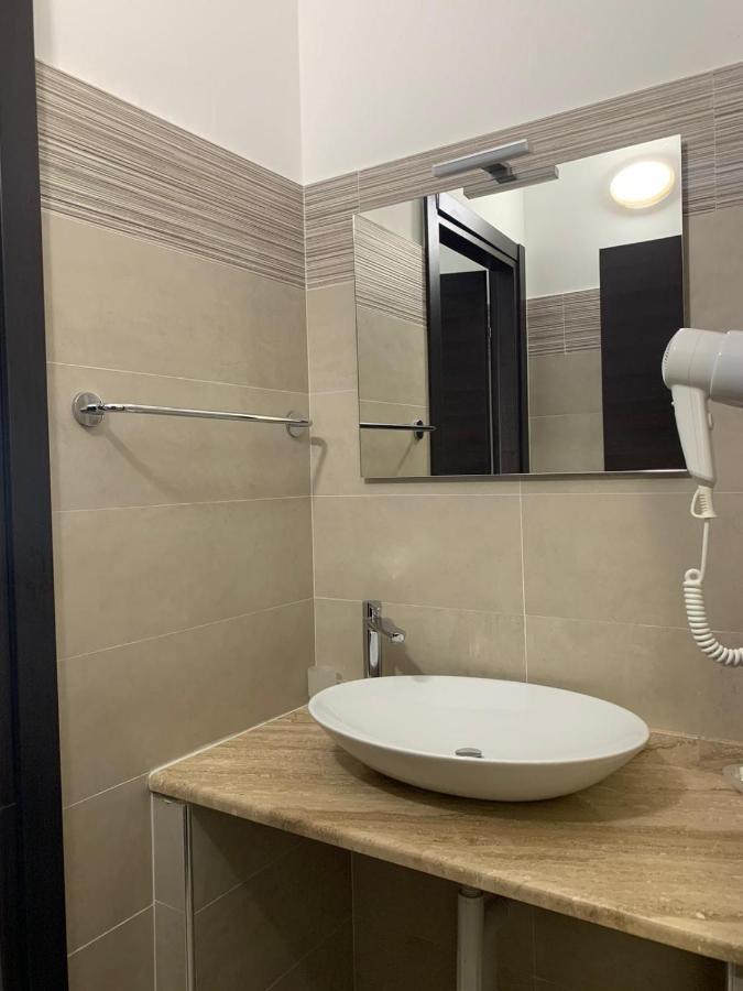 La Gariga Hotel Лампедуза Екстериор снимка