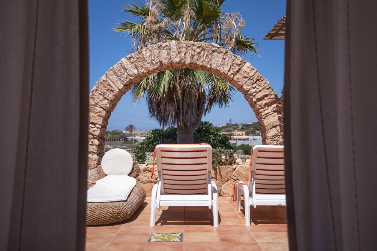 La Gariga Hotel Лампедуза Екстериор снимка